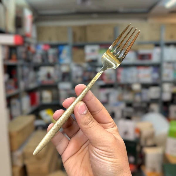 24 Pieces Golden Cutlery Set - Lot Imported